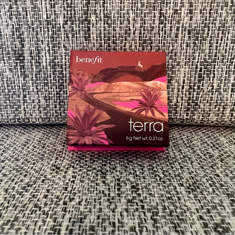 Benefit wanderful world silky soft powder blush